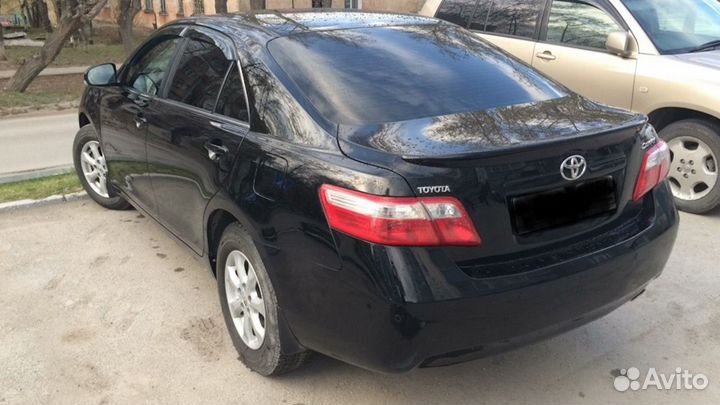 Toyota camry 40 спойлер чёрный глянец