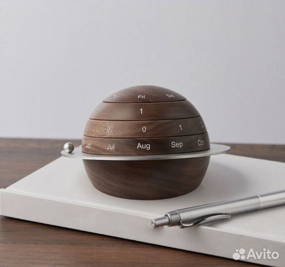 Планетарный настольный календарь