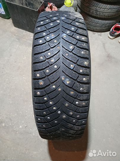 Michelin X-Ice North 4 235/65 R17