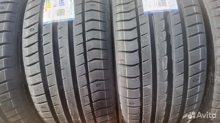 Triangle EffeXSport TH202 235/45 R17 97Y