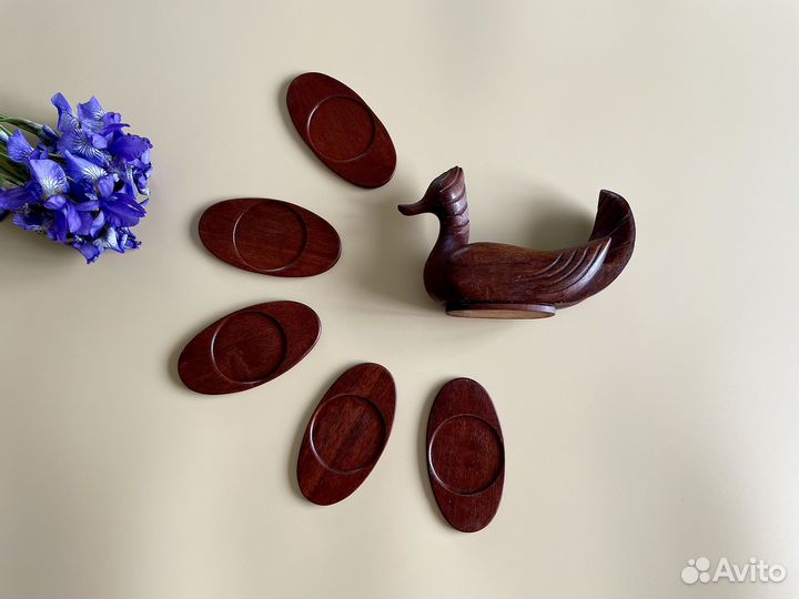Набор деревянных подставок для кружек