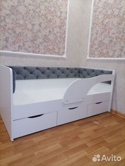 Кровать детская 180х80 с матрасом+ящики