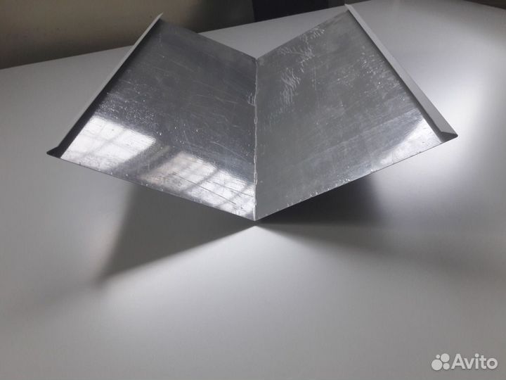 Ендова нижняя (разжелобка) 200*200 RAL 7005