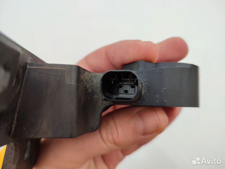 Датчик положения кузова 23422750