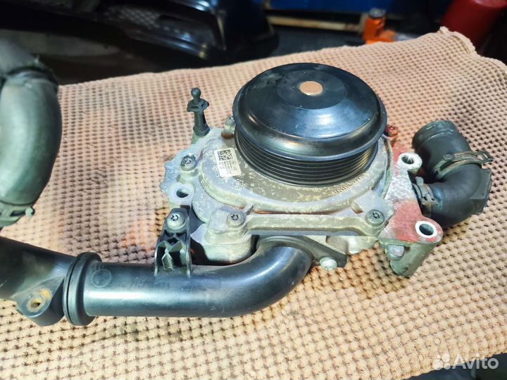 Насос водяной (помпа) Mercedes-Benz W212 OM651