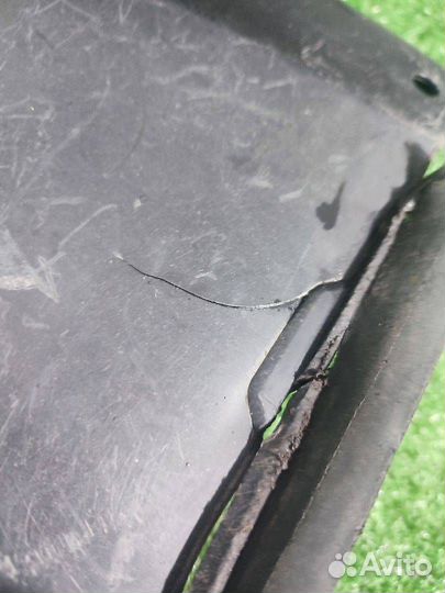 Передняя часть подкрылка переднего левого BMW 5