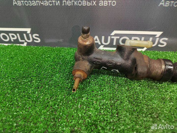 Главный цилиндр сцепления Volkswagen Passat Varian