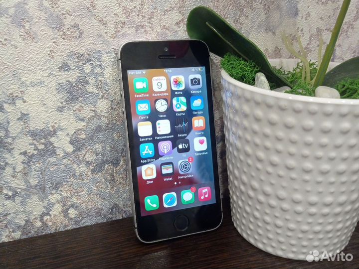 Телефон iPhone se