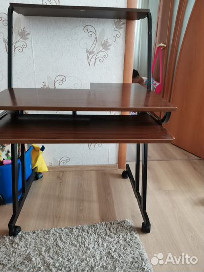 Компьютерный стол