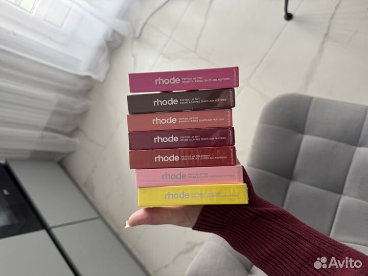 Блеск для губ rhode