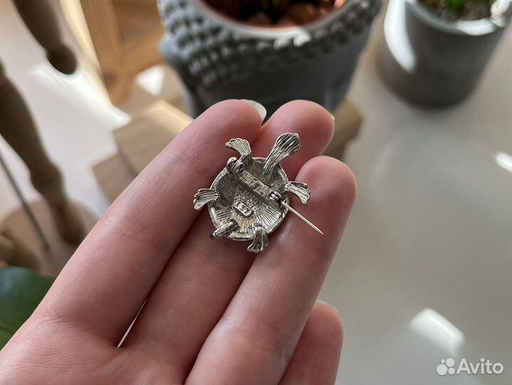 Брошь черепаха