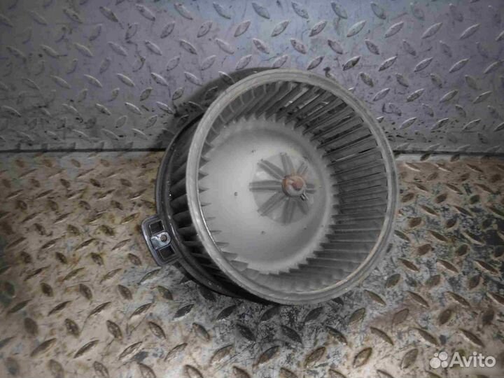 Моторчик отопителя Mitsubishi Carisma (DA) 1995-03