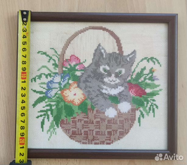 Картина вышивка крестом, готовая работа, в рамке