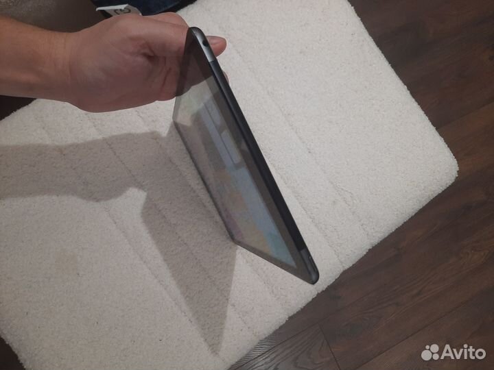 iPad 7 поколения 2019 Sim