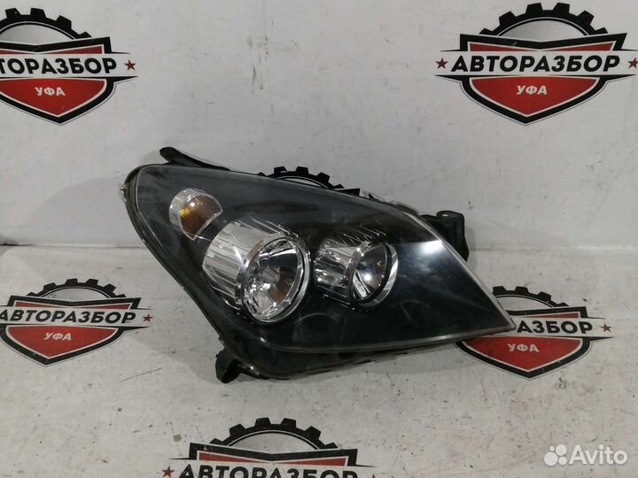 Фара правая opel astra H черная маска