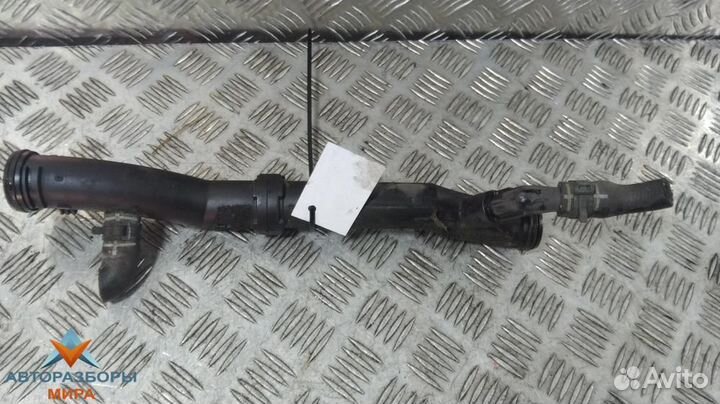 Патрубок (трубопровод, шланг) Volkswagen Golf 5
