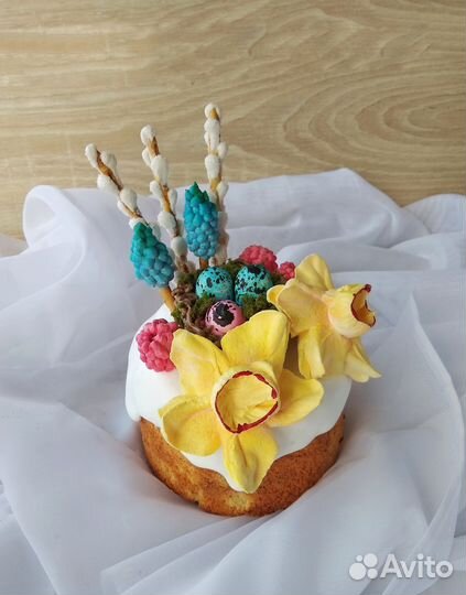 Кулич с зефирными цветами
