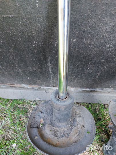 Продам передние стойки лада веста.(газомаслянные)