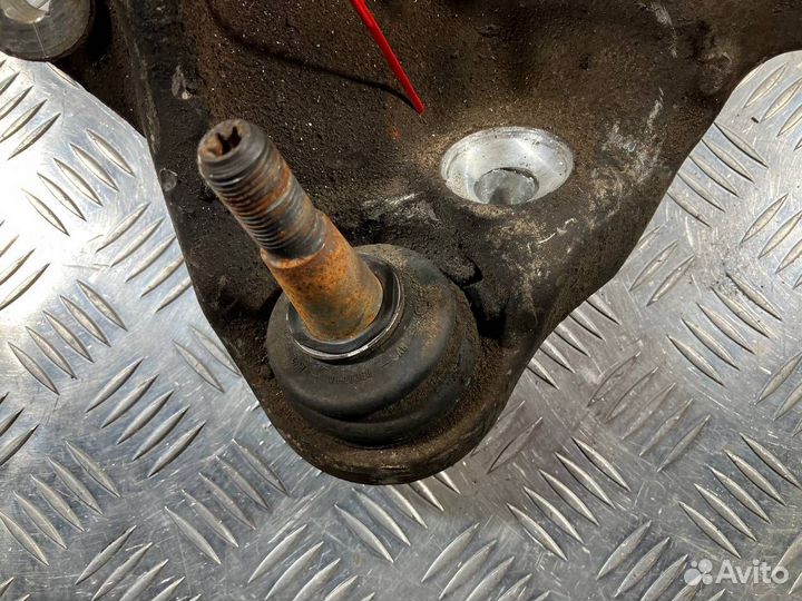 Кулак передний правый BMW 7 F01/F02 рест. 2014