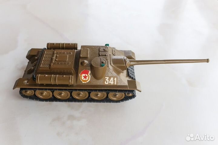 Металлическая модель масштаб 1:43 сау су-100