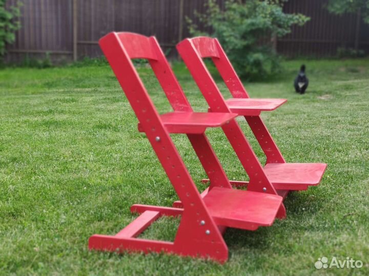 Стульчик растущий из дерева красный (а-ля Стокке)