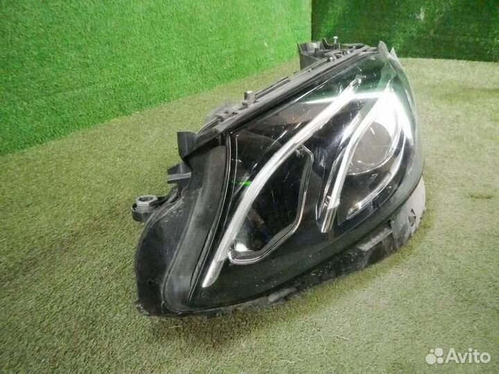 Фара левая Mercedes-Benz E-Class