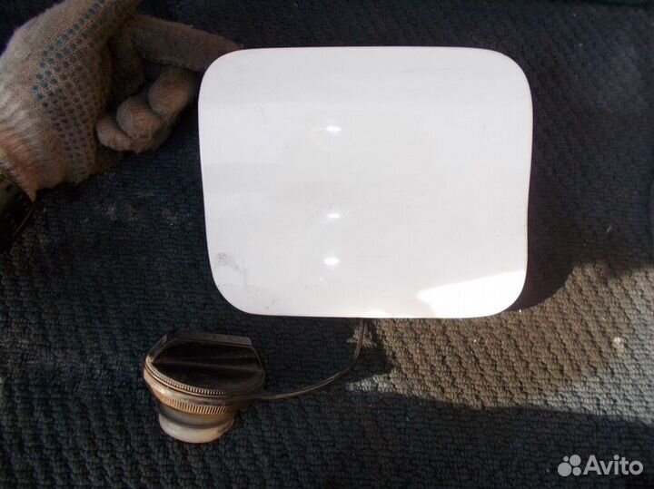 Лючок бензобака