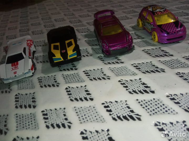 Машинки из Трансформеры под перекрытием