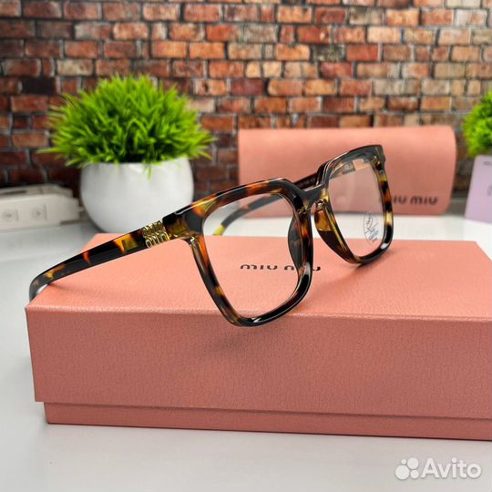 Солнцезащитные очки