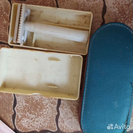 Маникюрный набор и бритва СССР