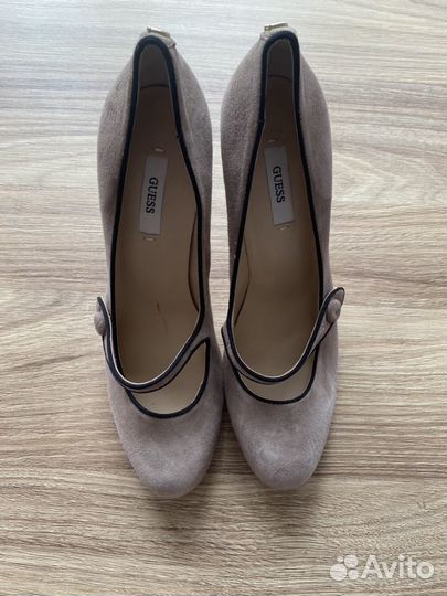 Туфли Guess бежевые новые