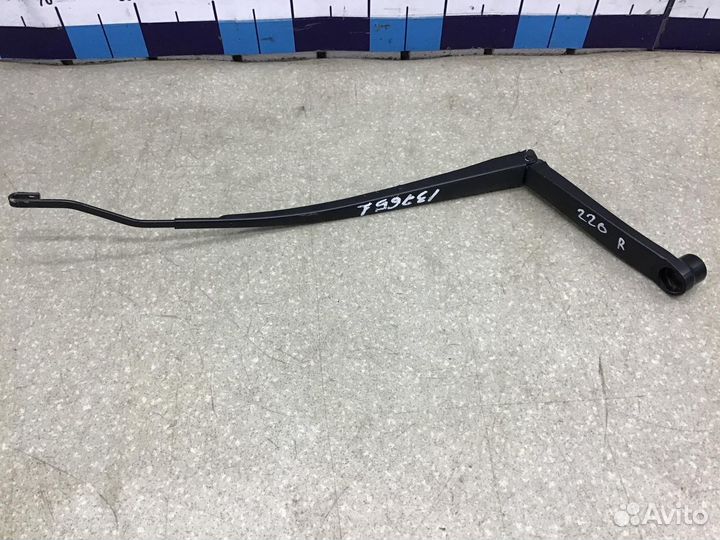 Поводок стеклоочистителя передний правый Hyundai S