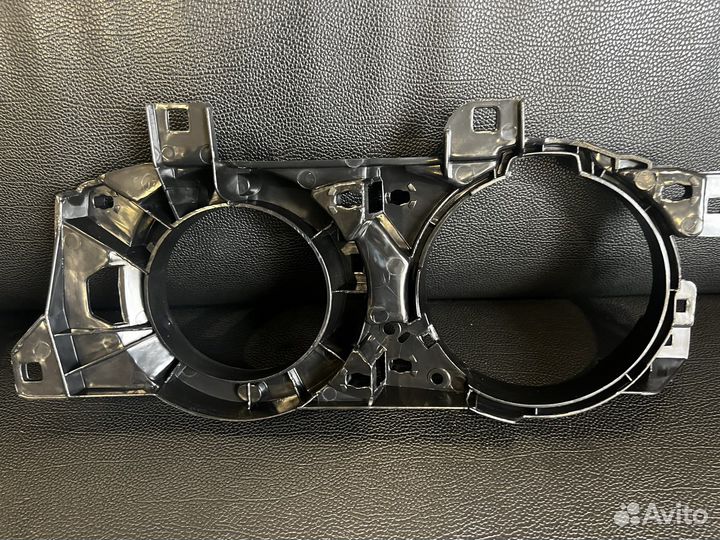 Кронштейн фар левый BMW 5-series (E34) 88-95