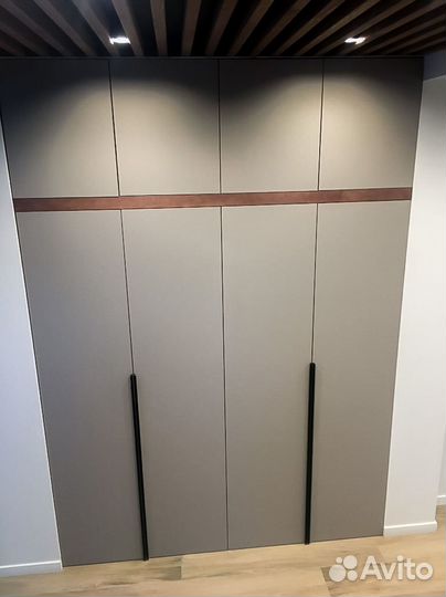 Шкаф распашной на заказ с монтажом