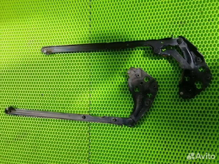 Петли капота Mercedes benz w210