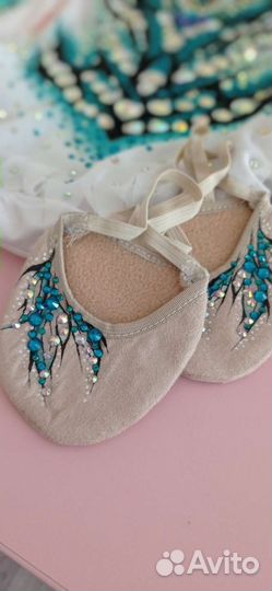 Чешки для гимнастики, украшения на голову