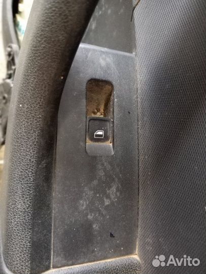 Блок управления стеклоподъемниками передний правый