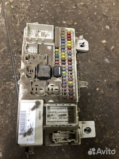 Салонный блок предохранителей Ford Focus 2