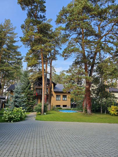 Коттедж 443,8 м² на участке 19,5 сот.