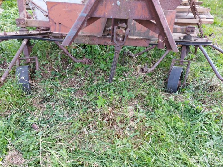 Разбрасыватель удобрений Брестсельмаш АВУ-0,8, 2010