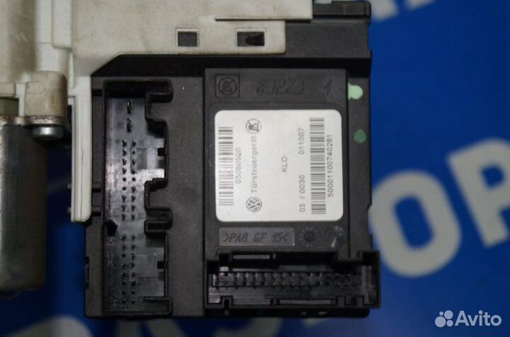 Моторчик стеклоподъемника передний левый Audi A3