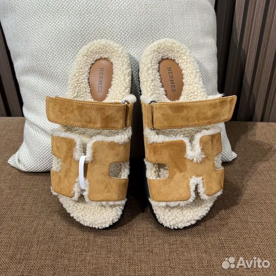 Меховые тапки Hermes