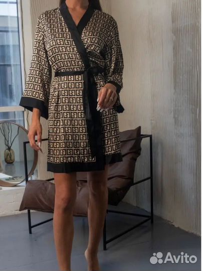 Халат шелковый новый