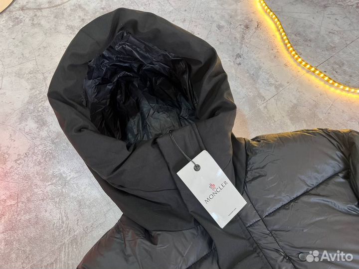 Зимние куртки Moncler