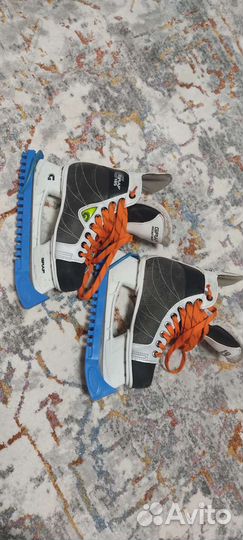 Коньки хоккейные