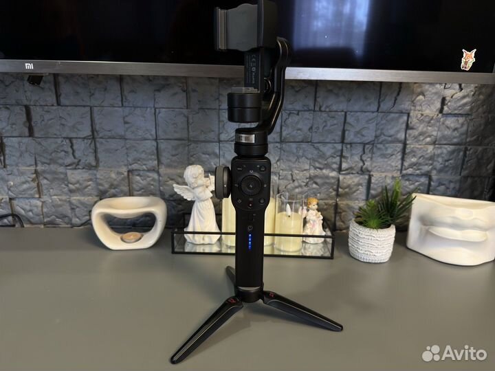Стабилизатор для телефона Zhiyun smooth 4