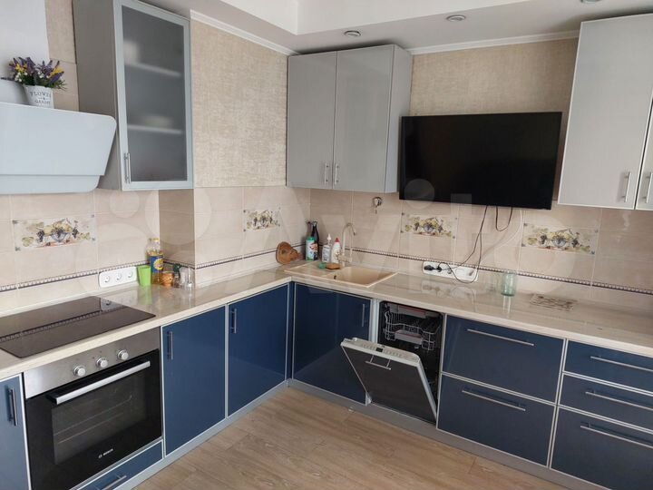 2-к. квартира, 67 м², 8/10 эт.