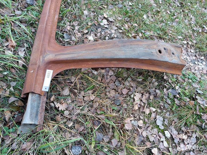 Стойка крыши правая