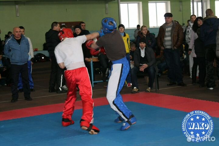 Тренер по кикбоксингу/боксу