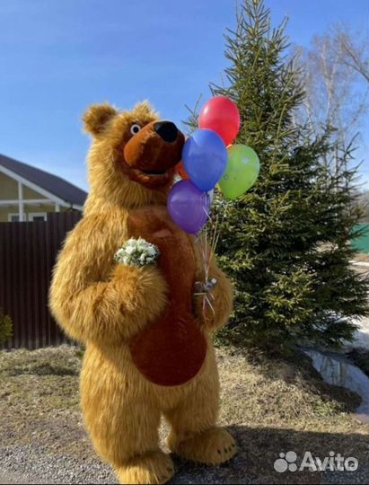 Поздравление от большого белого медведя